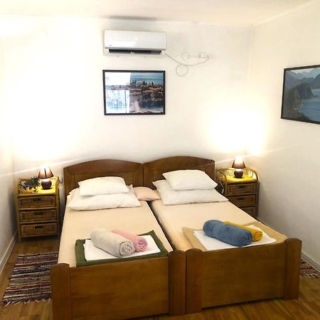 Holiday Home Olivia House Dobra Voda Esterno foto